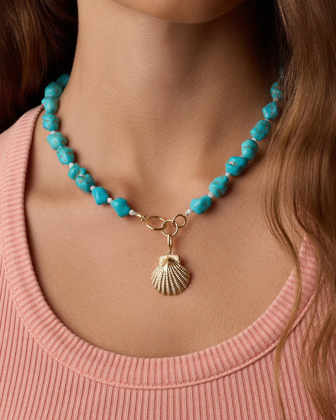 Gold Scallop Shell Charm Necklace - Image 2