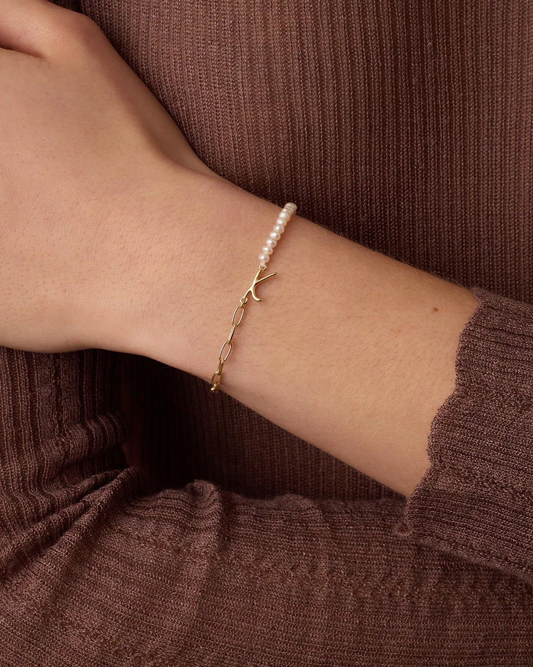 Lou Pearl Alphabet Bracelet - Image 93